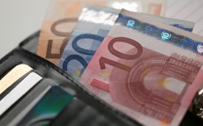 Έως τέλη Φεβρουαρίου η προθεσμία στις επιχειρήσεις για τον κατώτατο μισθό