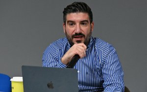 Kατσούρης για συνεργασία Επιμελητηρίου - Skroutz: «Το online κομμάτι είναι μονόδρομος και δεν πρέπει να μείνουμε πίσω»