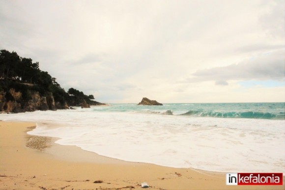 Η άγρια ομορφιά του Μακρύ και του Πλατύ Γιαλού (εικόνες + video)