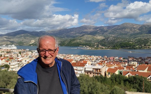 Ο αξέχαστος δημοσιογράφος, Γιώργος Χατζηβασίλης, στο Αργοστόλι. Αγαπούσε την Κεφαλονιά και την επισκεπτόταν συχνά