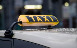 ΤΑΞΙ στην Κεφαλονιά – Πόσες άδειες ανοίγουν για 6 – 9θέσια οχήματα