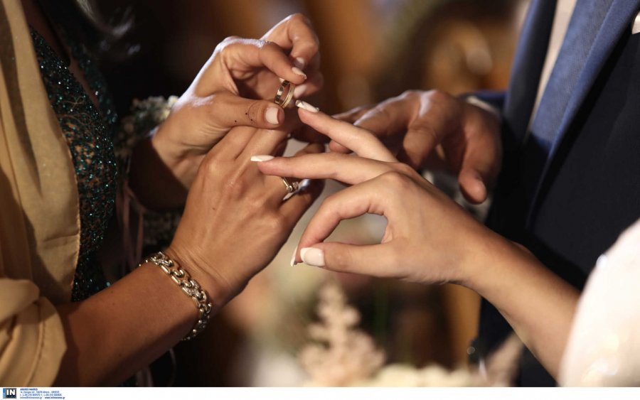 Κεφαλονιά: Παραμυθένιος γάμος στο Φισκάρδο για πασίγνωστο ζευγάρι - Οι εικόνες που ανέβασε η νύφη!