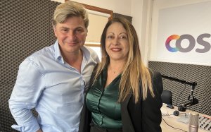 Studio COSMOS 96,5: Θερμή υποδοχή Φαραντούρη στη συνυποψήφια του Σμαράγδα Σαρδελή