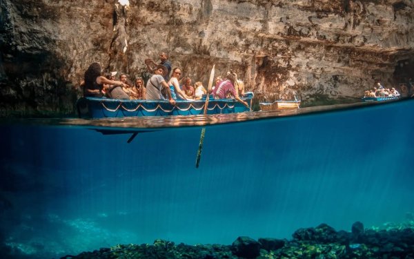 Τρεις υπέροχες εικόνες από την Λίμνη της Μελισσάνης