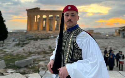 Τρεις Κεφαλονίτες Εύζωνες στην παρέλαση της 25ης Μαρτίου