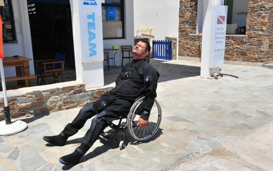 Δύναμη ψυχής και θέλησης από τον πρώτο παραπληγικό εκπαιδευτή καταδύσεων στην Ελλάδα (φωτό)