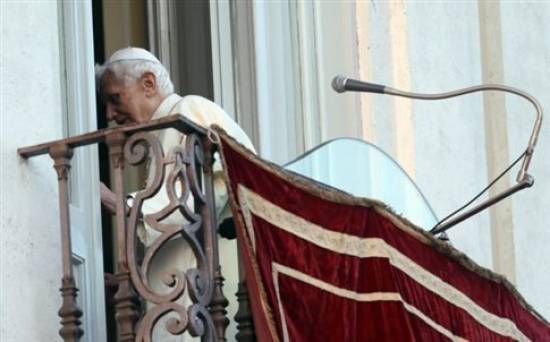 O Βενέδικτος ΙΣτ' πέρασε στην ιστορία ως ο πρώτος σε έξι αιώνες προκαθήμενος της Ρωμαιοκαθολικής Εκκλησίας που παραιτήθηκε