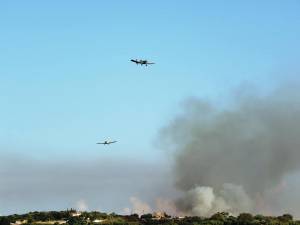 Υπό μερικό έλεγχο η φωτιά στα Κλείσματα