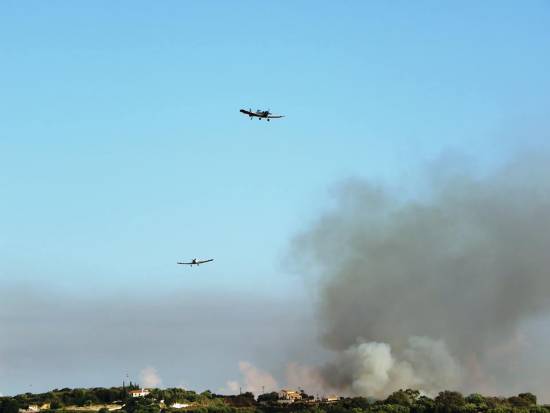 Υπό μερικό έλεγχο η φωτιά στα Κλείσματα