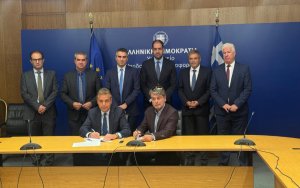 Υπογράφηκε η σύμβαση για την αποκατάσταση των σεισμόπληκτων εργατικών κατοικιών - Καππάτος: Μεγάλη μέρα για το Ληξούρι