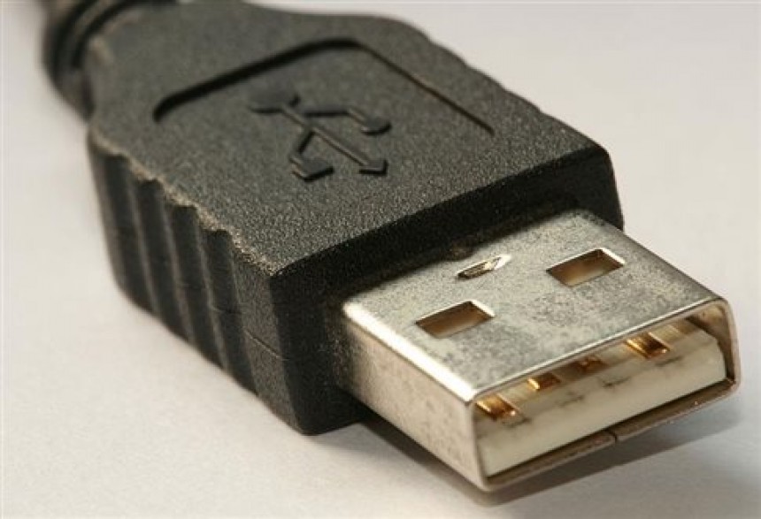 ΗΠΑ: Ένας στους 10 πιστεύει ότι USB είναι τα αρχικά ευρωπαϊκής χώρας