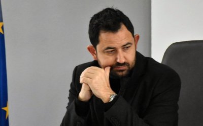 Λευτέρης Κρητικός: «Η κυβερνητική υπονόμευση του θεσμού της τοπικής αυτοδιοίκησης»