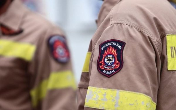 Εποχικοί Πυροσβέστες Κεφαλληνίας – Ιθάκης: «Μας εμπιστεύονται στις φωτιές, αλλά μας αποκλείουν από τις προσλήψεις»