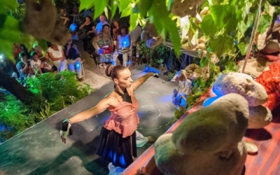 Eγκαινιάστηκε με επιτυχία η έκθεση "Σύνοψη" του Κώστα Ευαγγελάτου και γιορτάστηκε η "Πανσέληνος στον κήπο" (εικόνες)