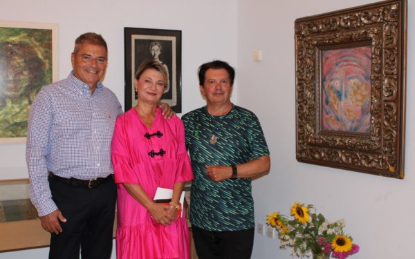 Εγκαινιάστηκε η Έκθεση ''Εγκόλπια Ιάματα Τέχνης'' του Κώστα Ευαγγελάτου στο Αργοστόλι