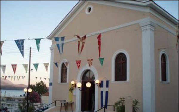 Ο εορτασμός του Αγίου Πνεύματος στον Ιερό Ναό Αγίας Τριάδος Ληξουρίου (Πρόγραμμα)