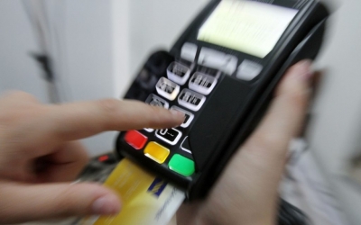 Φορολογία: Έξτρα μπόνους για όσους χτίζουν αφορολόγητο από συναλλαγές με κάρτες