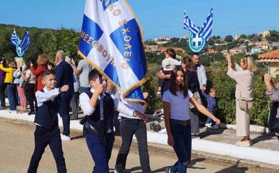 Με σεμνότητα και περηφάνια η παρέλαση για την 28η Οκτωβρίου στα Μεσοβούνια