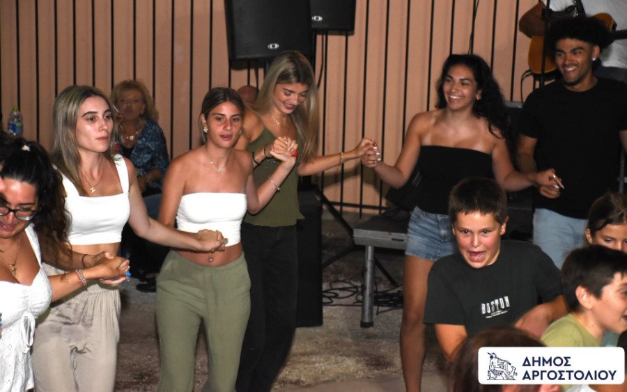 Τα Λουρδάτα τίμησαν με παραδοσιακή γιορτή την Παναγία τη Διώτισσα