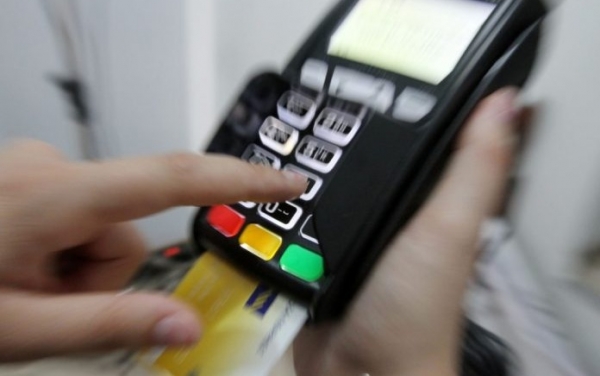 Ποιοι επαγγελματίες πήραν POS αλλά τα έβαλαν στο συρτάρι