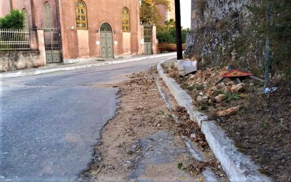 «Κομμάτια» ο δημοτικός δρόμος στις Κεραμειές... (εικόνες)