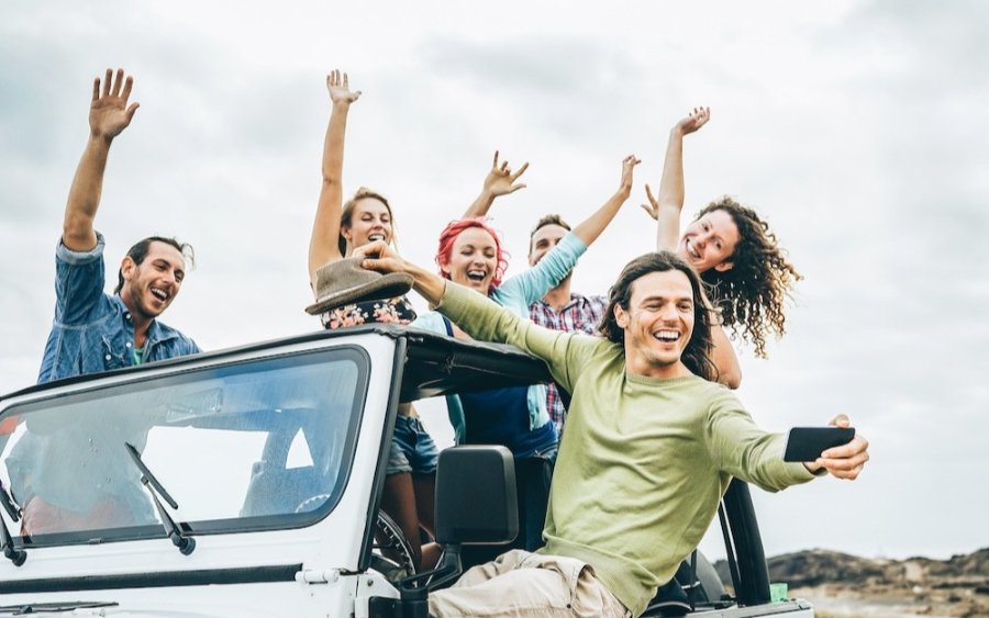 Έρευνα: Η Gen Z είναι η γενιά της τελευταίας στιγμής, ακόμη και στα ταξίδια