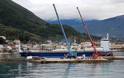 Νέες ανεμογεννήτριες έφτασαν στο λιμάνι της Σάμης!