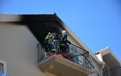 Πυρκαγιά σε ενοικιαζόμενα δωμάτια στο κέντρο του Αργοστολίου (εικόνες/video)