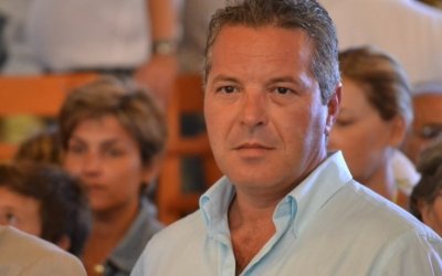 Δρακουλόγκωνας στον COSMOS 96,5: Τι απαντά σε όσα του καταλογίζει η αντιπολίτευση, ποια έργα προχωρούν, τι γίνεται με το πρόστιμο του Μύρτου