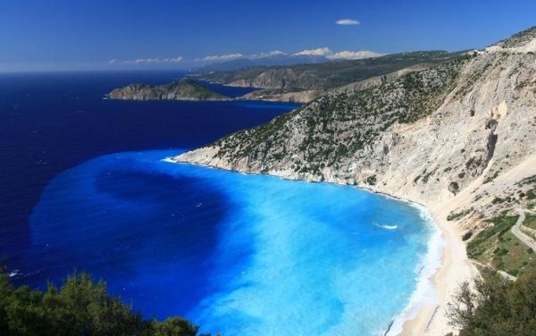 Γιατί είναι ακόμα κρύα τα νερά στο Ιόνιο