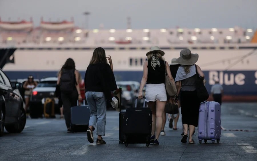 Freedom pass: Ανοίγει αύριο η πλατφόρμα για τα 150 ευρώ στους νέους