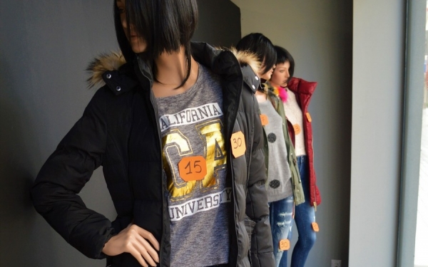 Έως 70% από τα καταστήματα "Άσπρο Μαύρο" & "Jeans Club" για λίγες μόνο ημέρες (εικόνες)