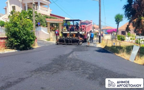 Συνεχίζονται οι ασφαλτοστρώσεις στη Σκάλα – Ολοκληρώνεται η δεύτερη φάση των έργων