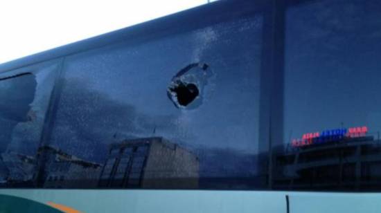 Επίθεση στο πούλμαν του Παναθηναϊκού - τραυματίες παίκτες - αναβλήθηκε ο πρώτος τελικός