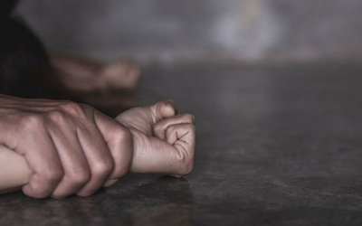 ΣΟΚ στα Τρίκαλα: Χειροπέδες σε αστυνομικό για ασέλγεια στο 4χρονο παιδί του