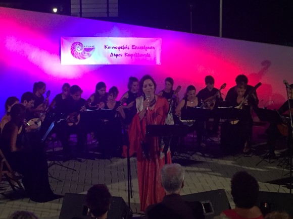 Η ορχήστρα Νυκτών Εγχόρδων του Δήμου Πατρέων ενθουσίασε το Αργοστόλι! (VIDEO)
