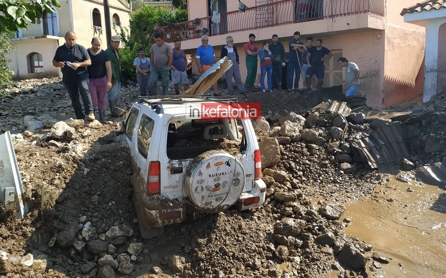 Νύφι: Μεγάλες ζημιές από την κακοκαιρία - Εκλεισαν δρόμοι, «θάφτηκαν» αυτοκίνητα (εικόνες + video)