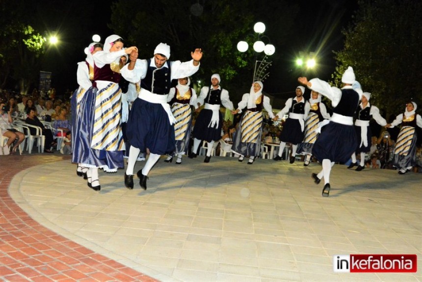 “Δυνατό” Κεφαλονίτικο γλέντι στα Φραγκάτα από τον &quot;Μέρμηγκα&quot; (εικόνες + video)