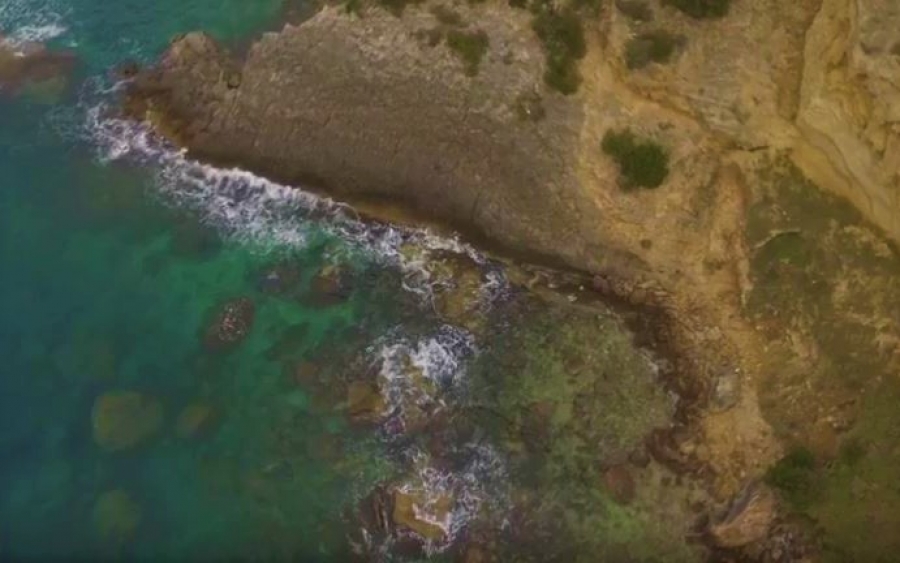 Πετάμε πάνω από την Τσουρούνα! (video)