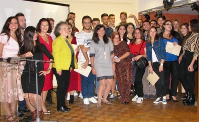 H Αδελφότητα Πειραιά βράβευσε φοιτητές και διακεκριμένους νέους των νησιών μας (εικόνες)