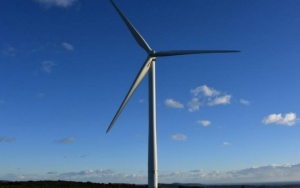 Ο Υπουργός Περιβάλλοντος και Ενέργειας απαντά στο ΚΚΕ για τις ανεμογεννήτριες στα Κηπούρια