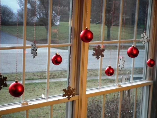 40+ πανέμορφες Χριστουγεννιάτικες ιδέες για τα παράθυρα