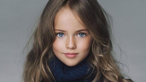 Το πιο όμορφο κορίτσι του κόσμου είναι και επίσημα μοντέλο (εικόνες)