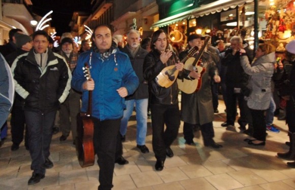 Το έθιμο της "κολόνιας" από το Λιθόστρωτο, ζωντανά μέσα απο το Inkefalonia.gr