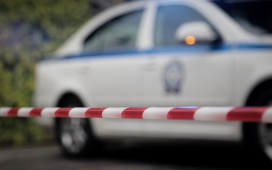 Δολοφονία στο Αιγάλεω: Νεκρή γυναίκα 54 ετών με πολλαπλές μαχαιριές - Αναζητούν τον γιο της