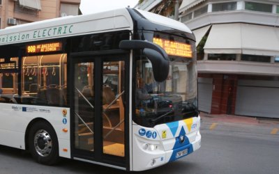 Σε εφαρμογή ο νέος ΚΟΚ: Στην Αθήνα κυκλοφορούν 10 αστικά λεωφορεία που... κόβουν κλήσεις σε ΙΧ
