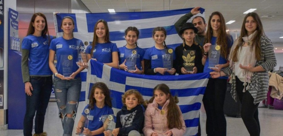 Χριστουγεννιάτικη γιορτή από την σχολή χορού "Art & Style" Dance Studio