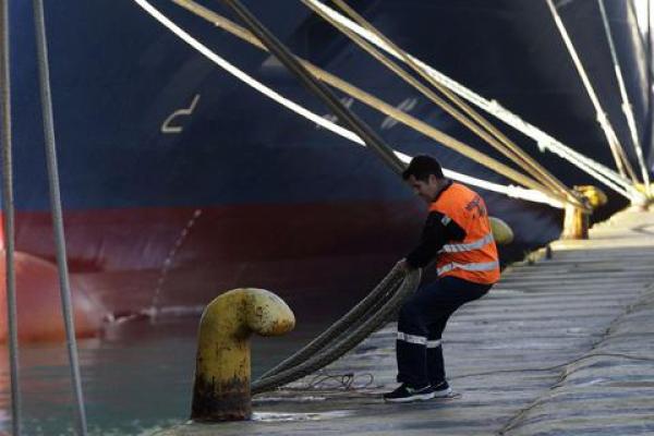 Δεμένα τα πλοία στα λιμάνια την Τετάρτη