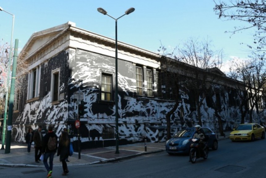 10 πράγματα στην Αθήνα που είναι πιο φρικτά από το γκραφίτι στο Πολυτεχνείο