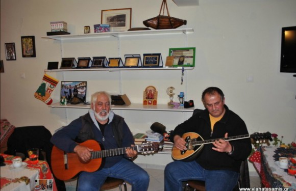 Τσάι...πολύ κουβέντα και όμορφες μουσικές στιγμές με τον "Αιγιαλό"